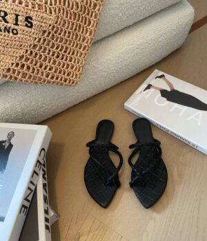 BOTTEGA VENETA Slides