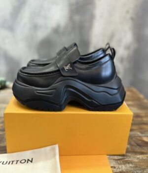 LV SNEAKER